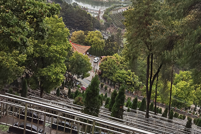 龙居山陵园