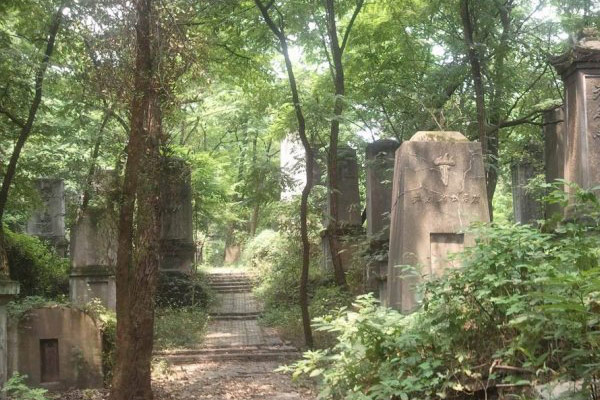 重庆墓地殡葬管理方针涉及的基本国策实施问题