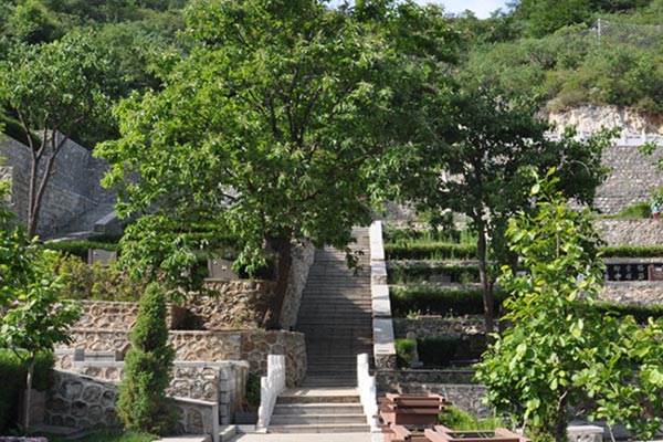 北京墓地环境景观空间属性特点的介绍