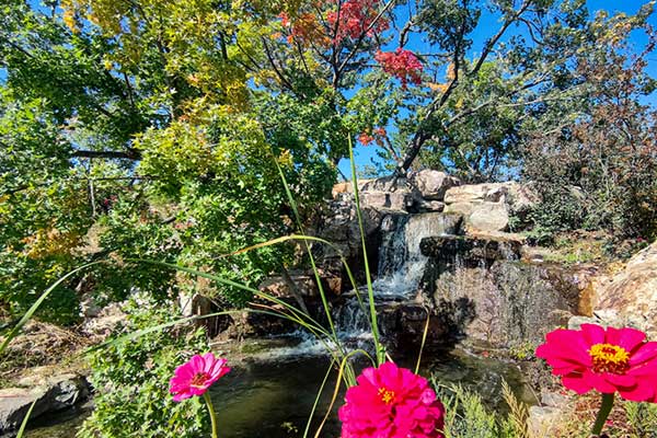 济南玉顶山公墓，全方位购墓及售后，守护家族永恒记忆