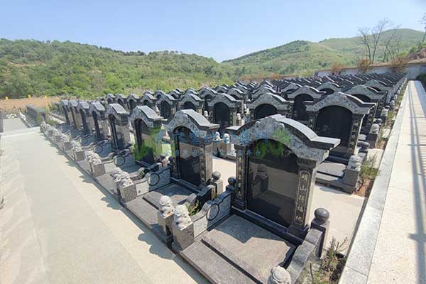 西安陵园解读寒衣节祭祖有规矩，一家坟不烧两次纸