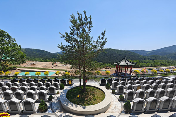 树立石家庄墓园殡葬新礼俗、新风尚