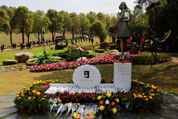 葬在武汉墓园的姚贝娜,去世8年以另一种方式“重生”