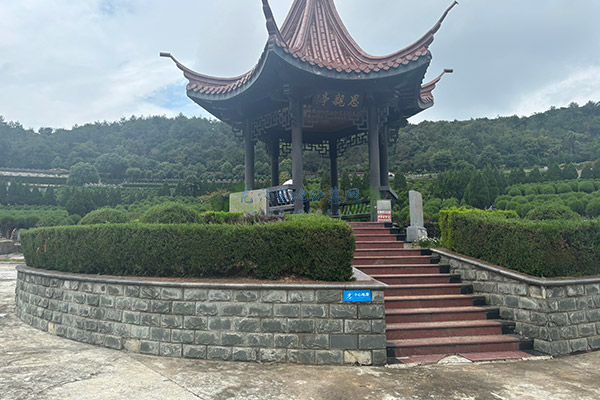 普觉寺公墓